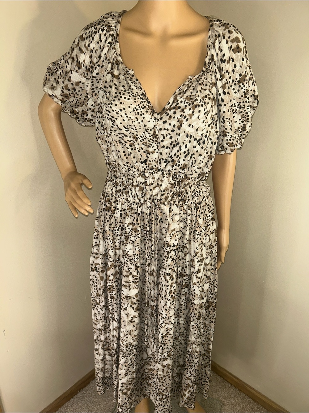 Universal Thread Cream and Brown Printed Midi Dress with Puff Sleeves